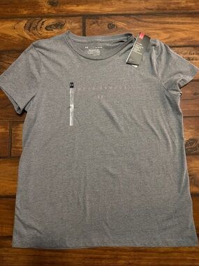 Under Armour NWT Women's Heather Grey Short Sleeve Performance Tee